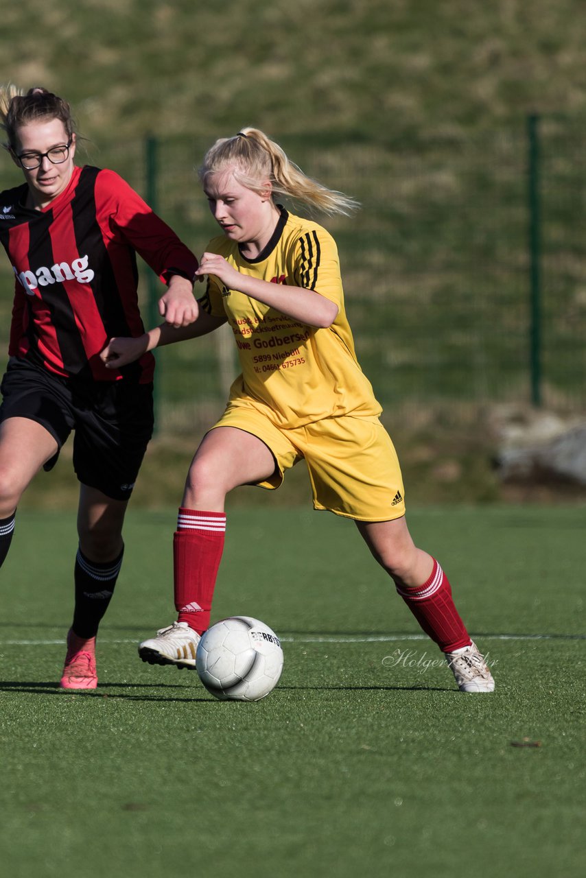 Bild 280 - B-Juniorinnen SG Weststeinburg/Bei - SV Fisia 03 : Ergebnis: 1:2